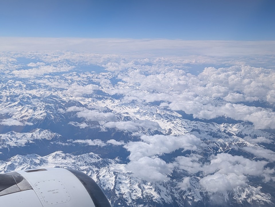 Italien - Rom - Die Alpen sind noch schneebedeckt, da waren die 25 °C in Rom doch angenehmer.