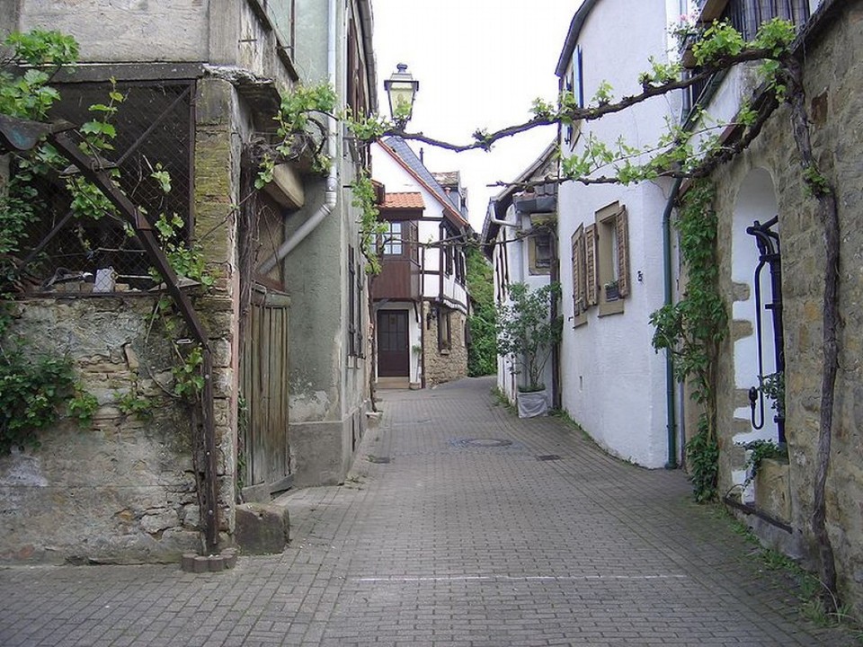 Deutschland - Deidesheim - Stadtmauergasse