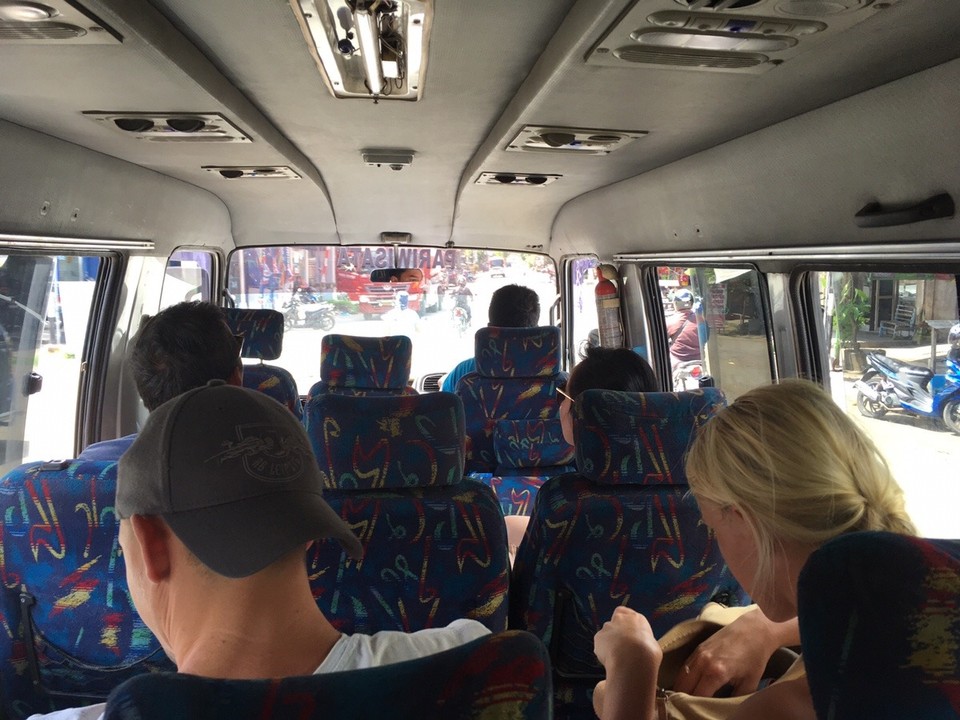 Indonesien - Gianyar - Nach dem Speedboot ging es mit dem Kleinbus weiter