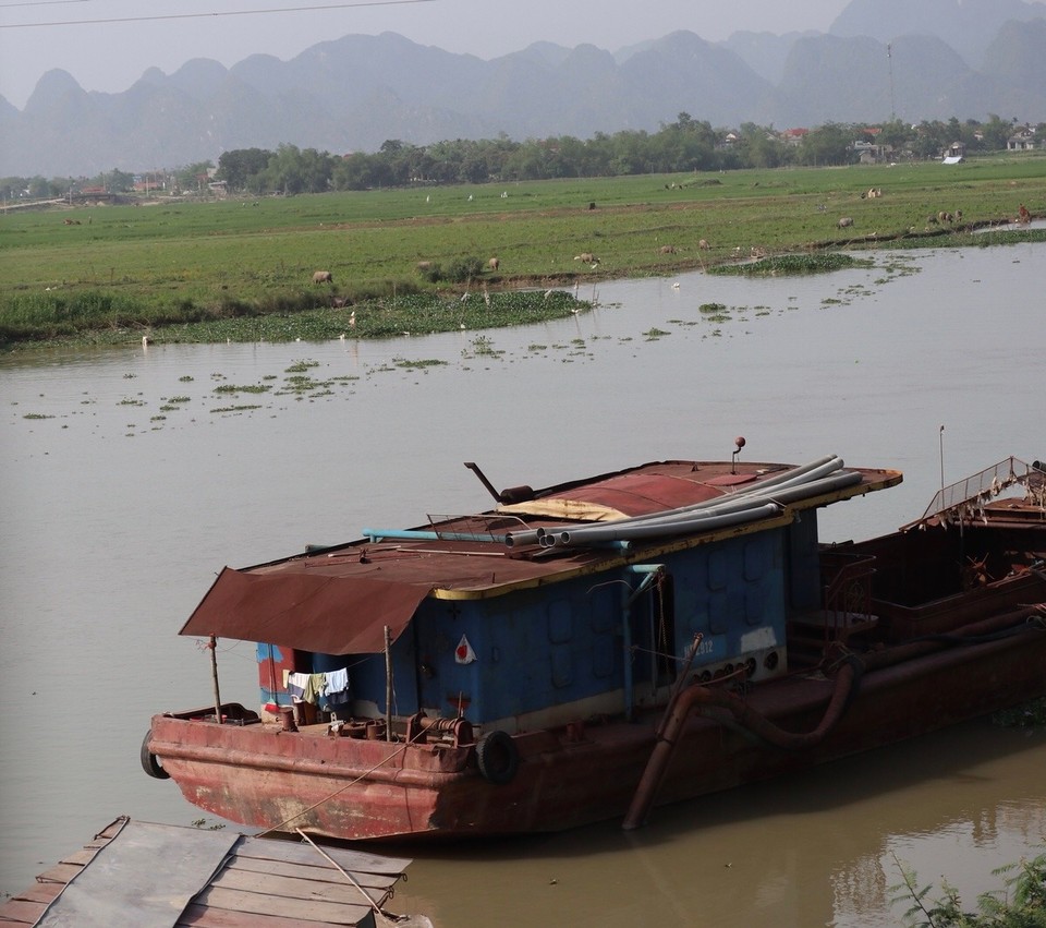 Vietnam - H. Hoa Lư - Sehr ländlich die Gegend, wobei der Ort sehr touristisch geprägt ist...