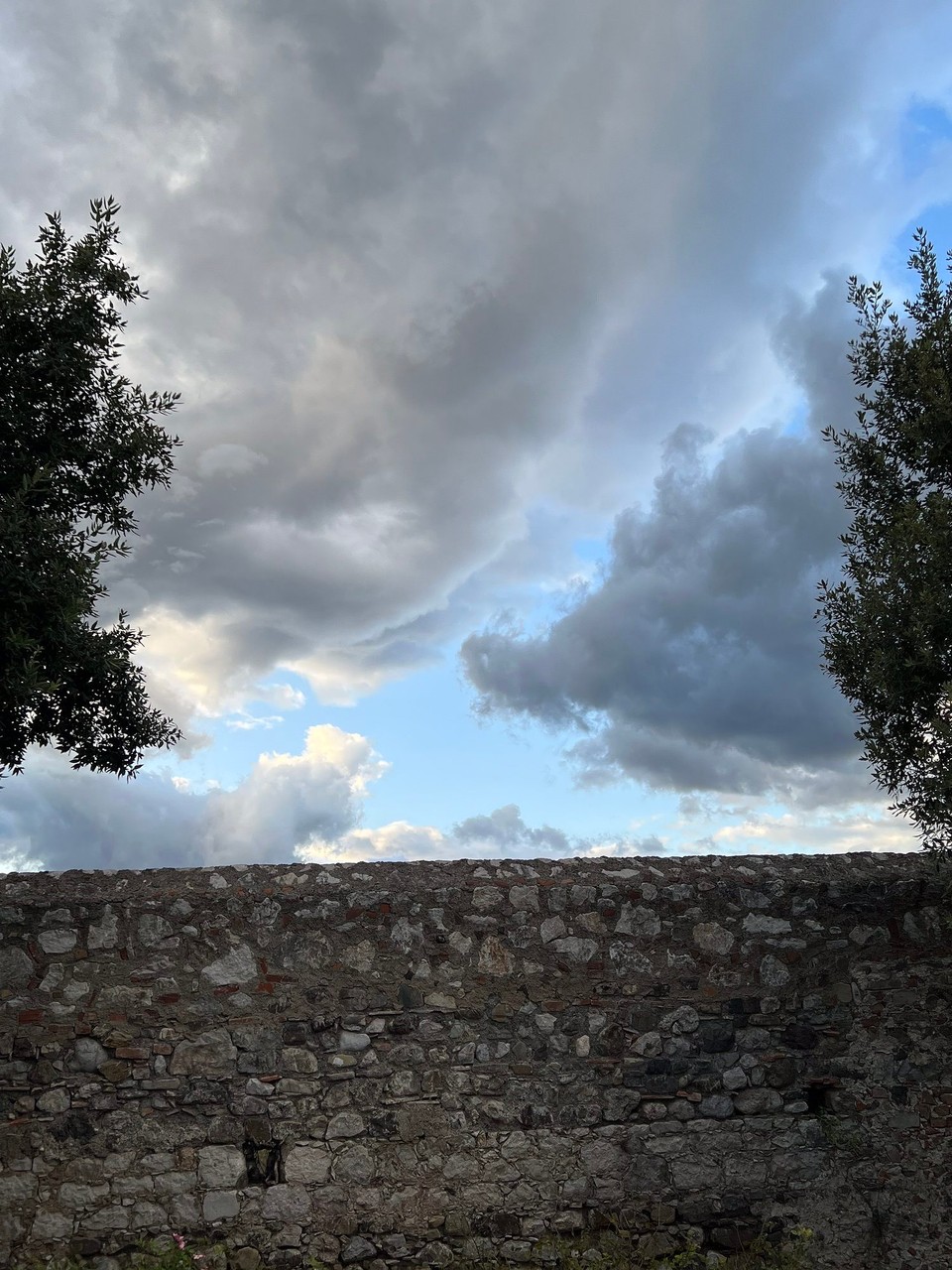 Italien - Padula - Wolkenbilder auf dem Rückweg zum Park- und Stellplatz