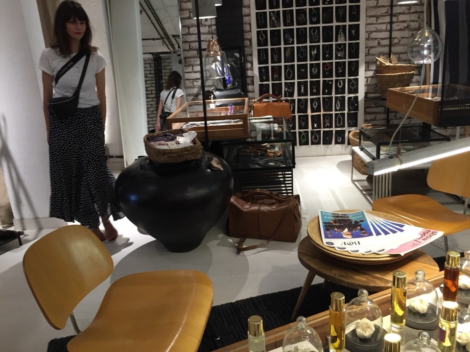 New Delhi - New Delhi - shopping at "En Delhi"