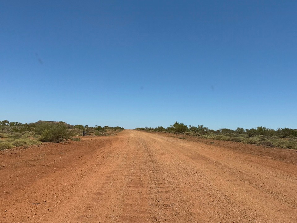 Australien - Cape Range National Park - Uf dera rucha Schotterpischta ischs rächt unagnehm gsi. Do hets sogär a Teller im Chästli müga.