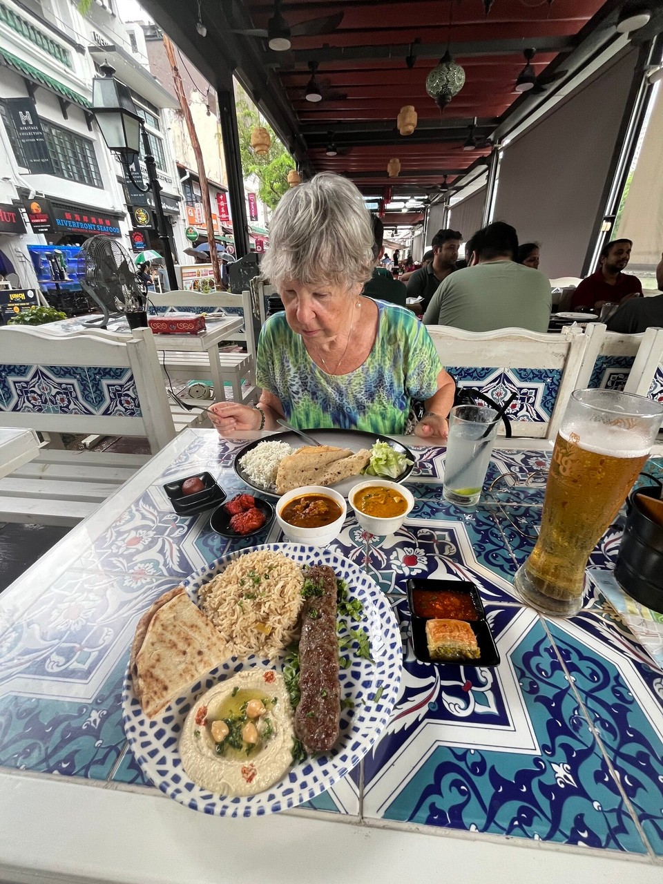 Singapur - Singapur - Indisch essen am Fluss mitten im alten Viertel
