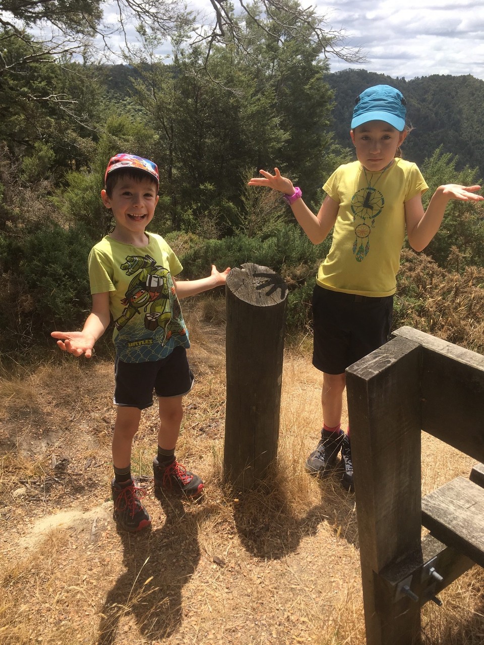 Neuseeland - Parikino - Heute sind wir wandern 🥾. Für was sind echt die Nägel?