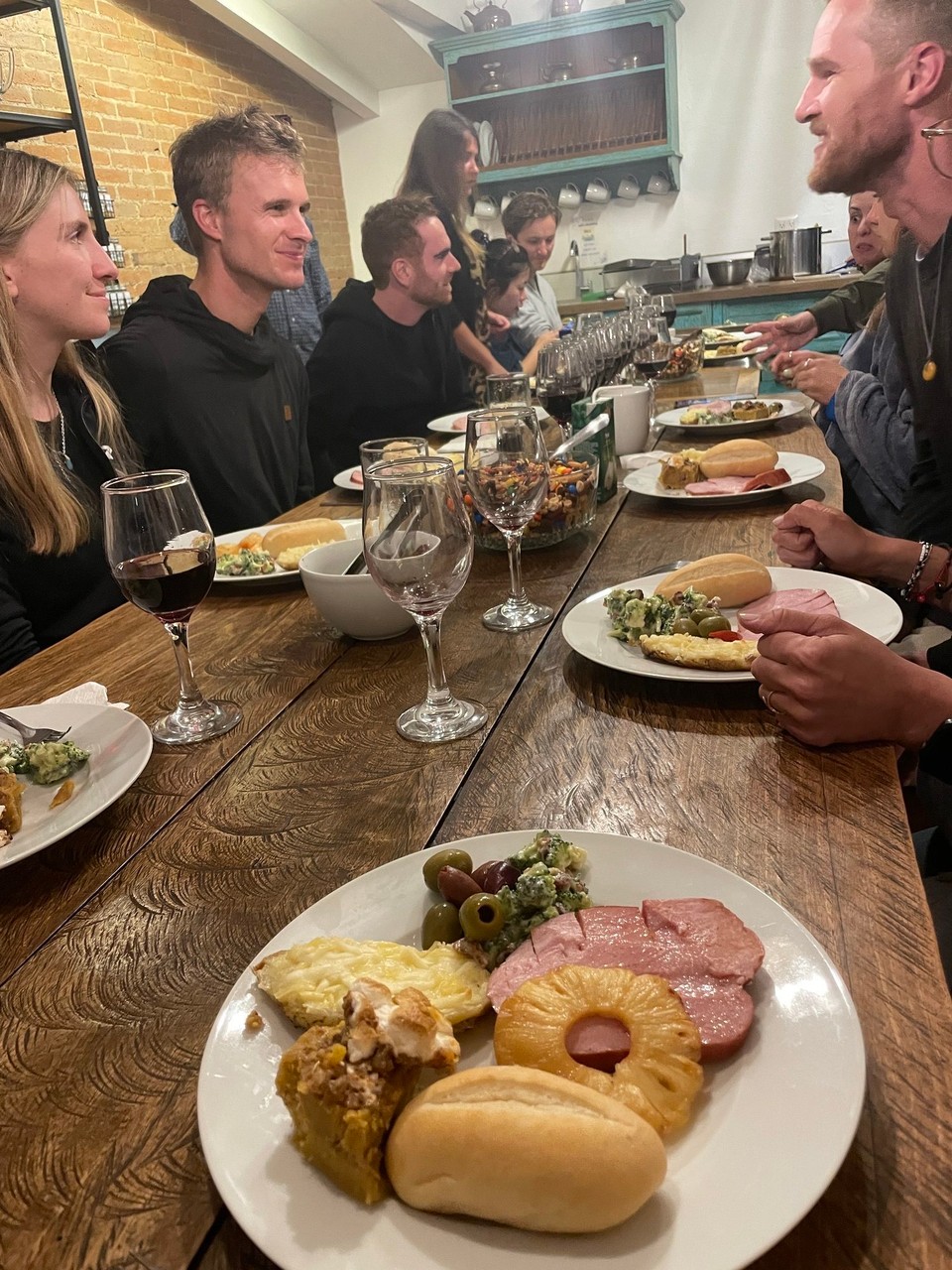 Guatemala - Antigua Guatemala - Das Hostel hat alle Gäste zu einem gemeinsamen Family Dinner eingeladen 