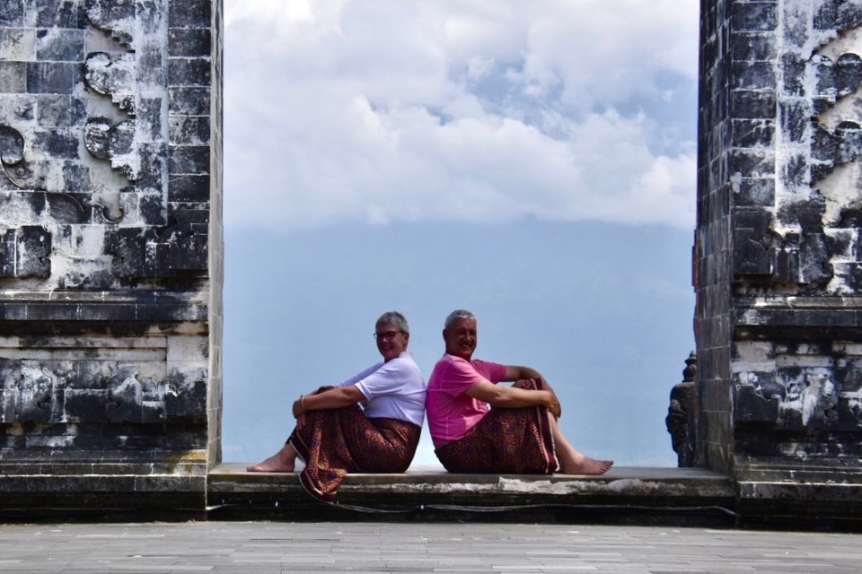 Indonesien - Karangasem - Völlig geschafft von der Warterei.
