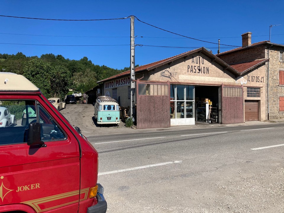 Schweiz - Vésenaz - Auto Passion, coole VW-Werkstatt an der Strecke 