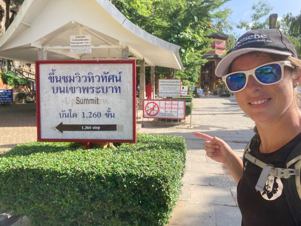Thailand - Mueang Krabi - Na dann wollen wir mal hoch hinaus 🥳
309hm auf einem 600m langem Pfad der 1260 Stufen beinhaltet 😃