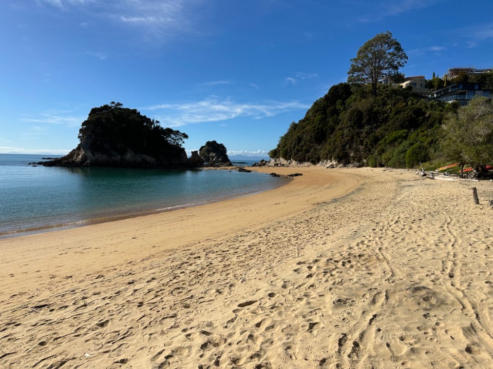 Neuseeland - Abel Tasman National Park - traumhafte Strände bei Bildebuchwetter