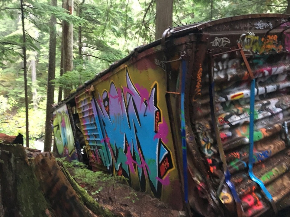 Kanada - Whistler - Mitten im Wald sind einfach mal Zugabteile