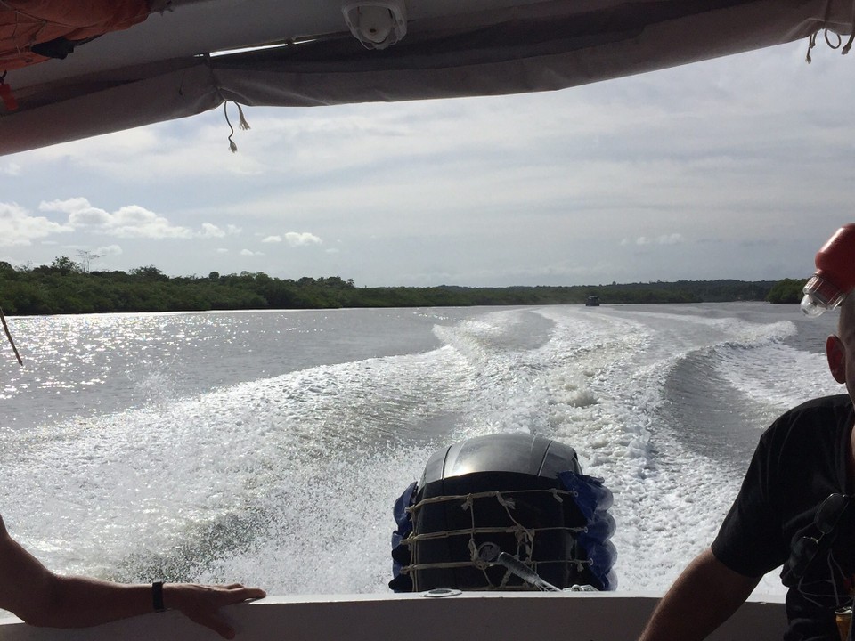 Brasilien - Cairu - Schnellboot