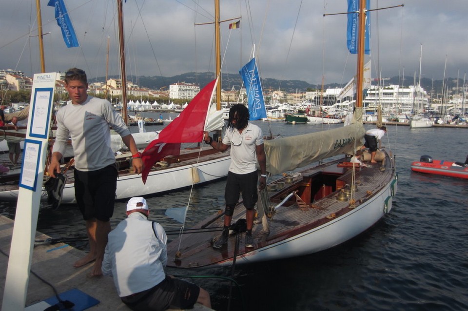 Frankreich - Cannes - Alter Hafen, heute Segelregatta!