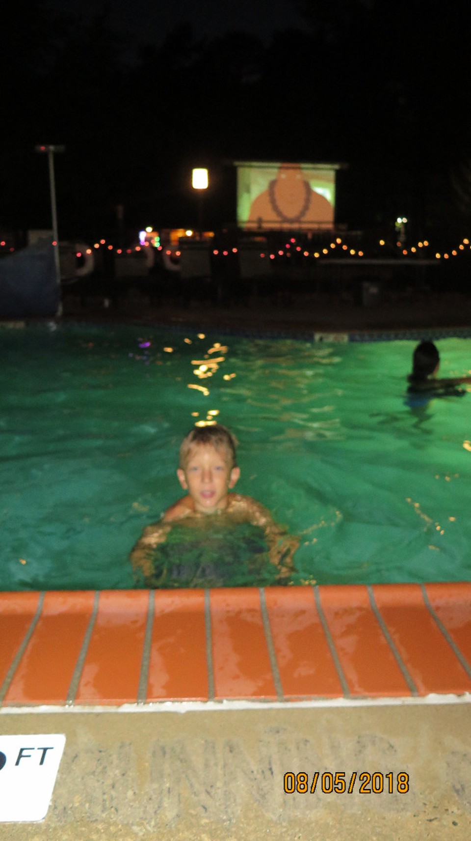 USA - Barnegat Township - Kino im/am Pool, COOL