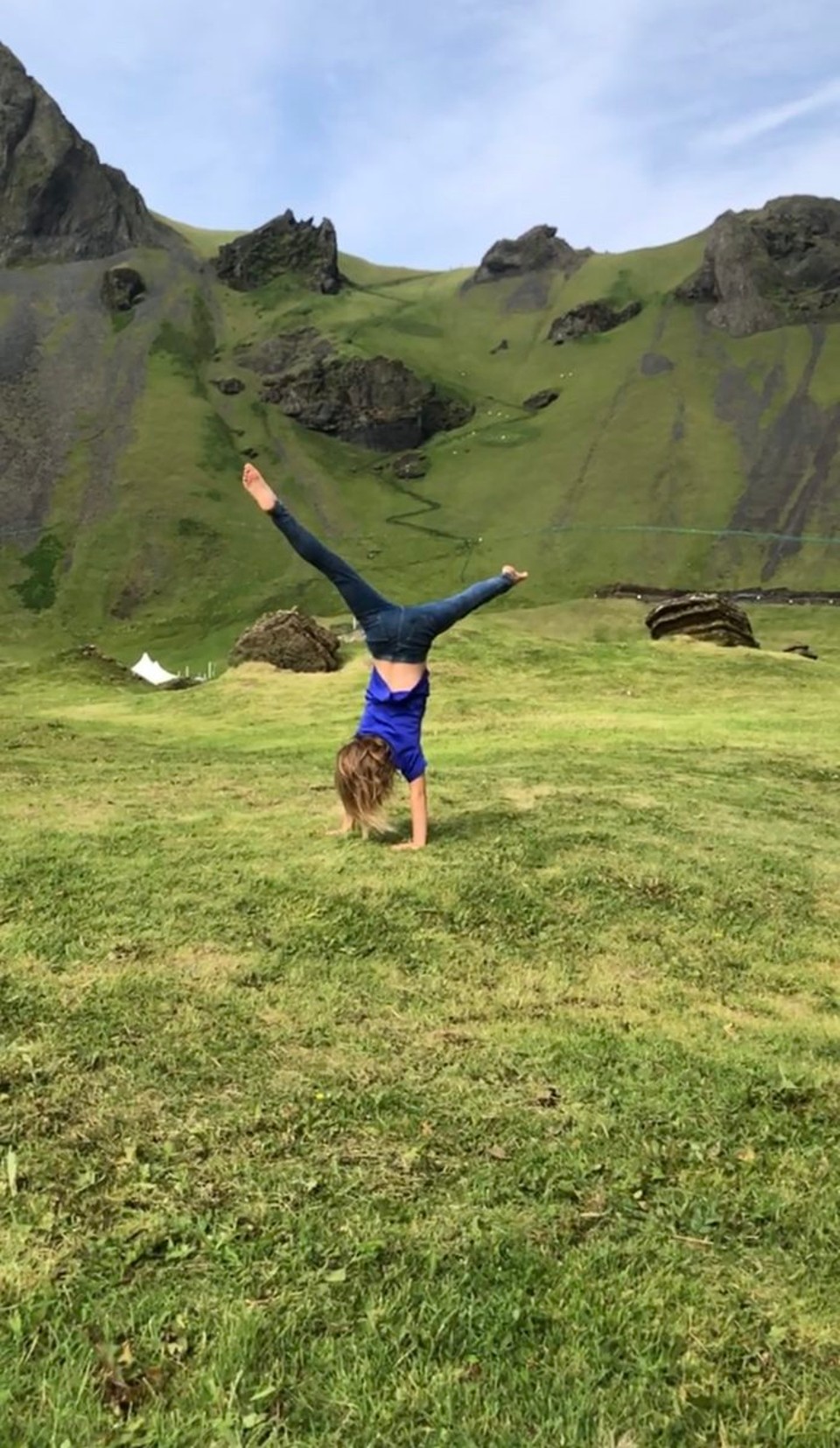 Island - Vestmannaeyjar - Ich konnte hier in der tollen Natur stundenlang den Kids zusehen… 