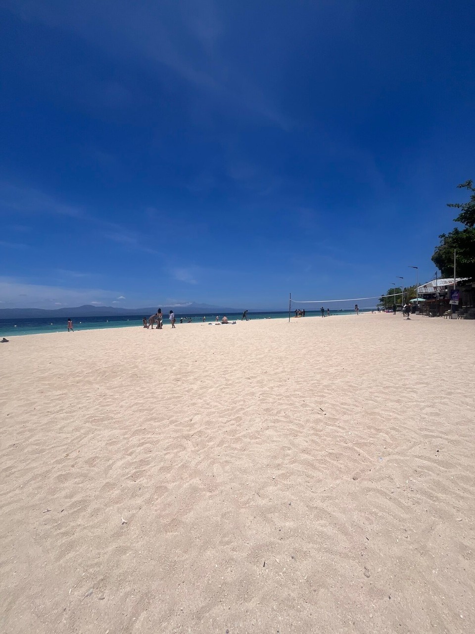 Philippines - Moalboal - MASSIVE beach 