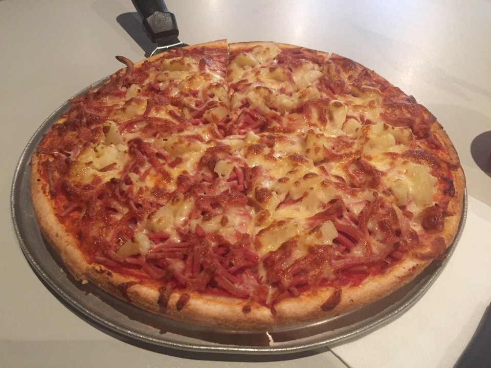 Australia - Braitling - Hawaii pizza - pont, ahogy Nagymama szereti. 