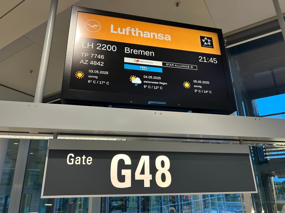 Italien - Cagliari - Natürlich das letzte Gate ganz hinten 