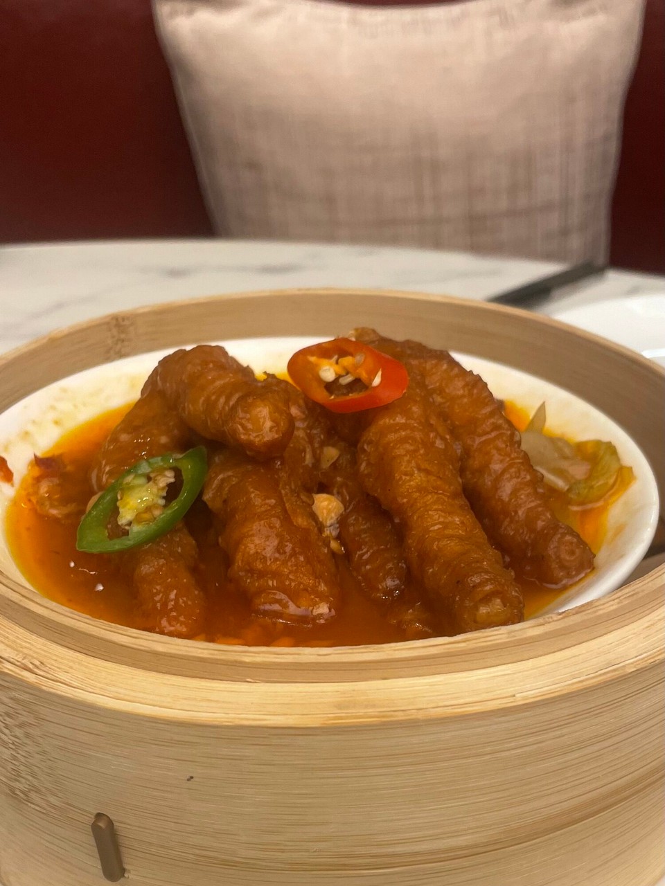 China - Hong Kong SAR - Hüehnerfuess probiere hemmer au abhögglet ☑️
