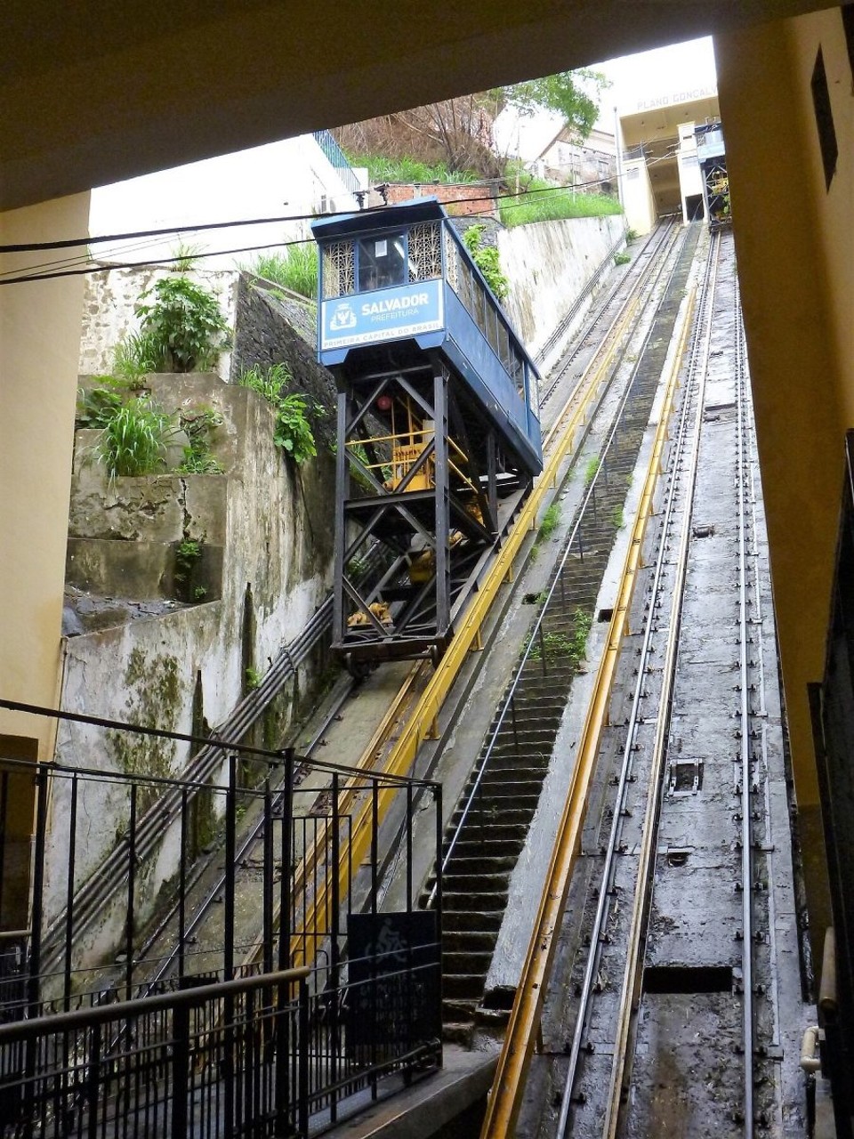 Brasilien - Salvador - Abenteuerliche Fahrt von der Oberstadt zu der Unterstadt