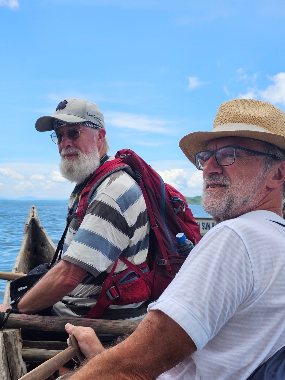 Madagaskar - Nosy Be - an der Pirog dohinner