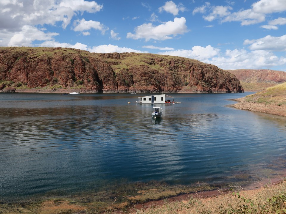 Australia - Kununurra - ils ont des maisons flottantes a moteur...