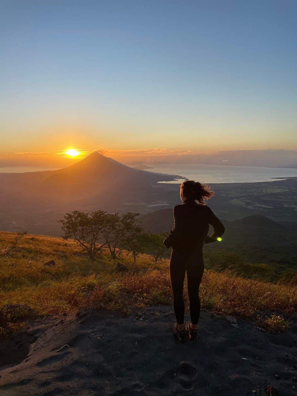 Nicaragua - La Paz Centro - Los ging es auf die Morgenrunde - ca. 1 Stunde wandern zum Krater 🌋 