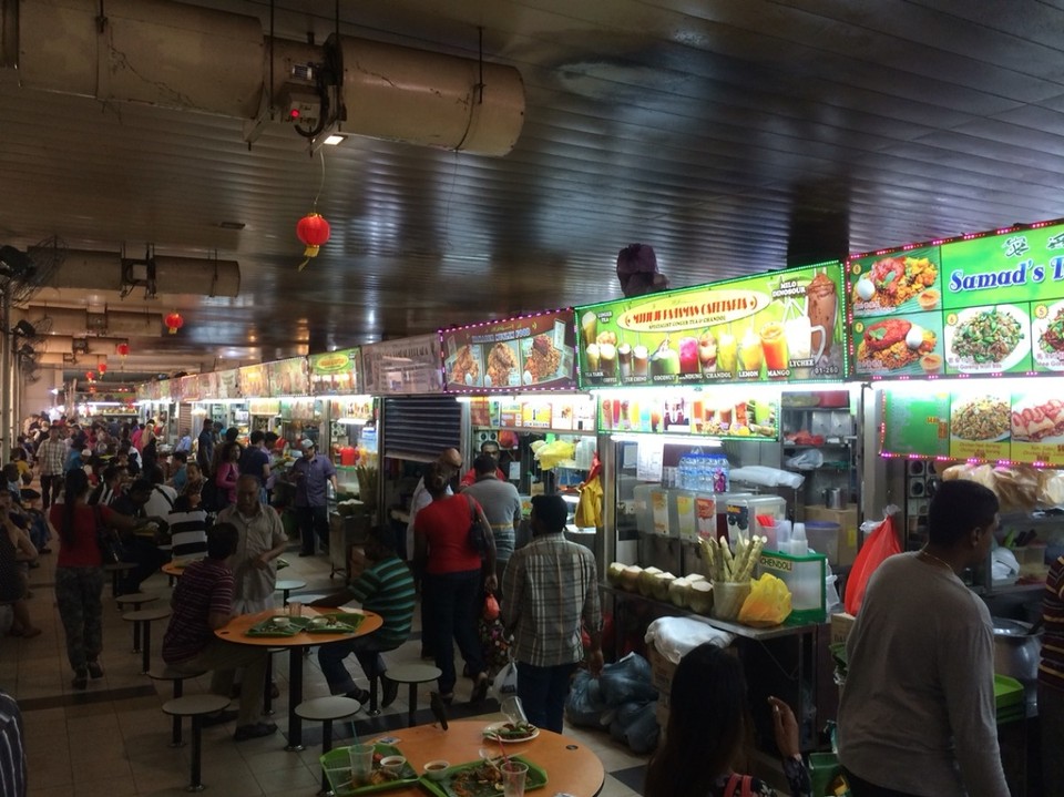 Singapur - Singapur - Indischer Foodmarket, in Singapur auch "Hawker Fare" genannt. Günstiges und sehr gutes Essen.