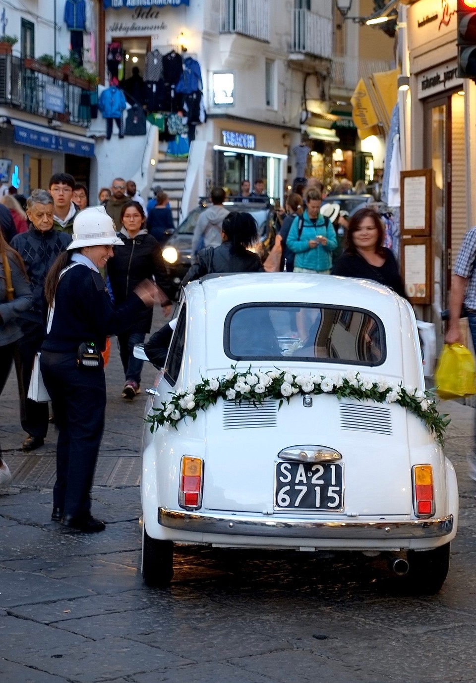 Italien - Vettica Minore - Hochzeitsauto in Amalfi 😍