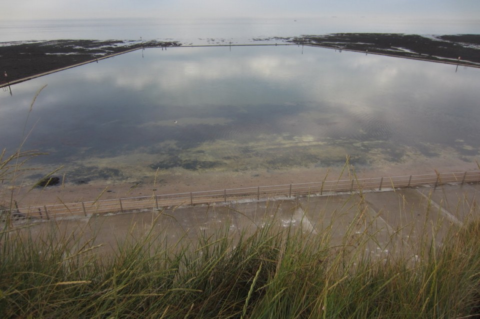 Vereinigtes Königreich - Margate - Schwimmbecken wird bei Flut immer wieder mit frischem Wasser versorgt. Coole Sache!