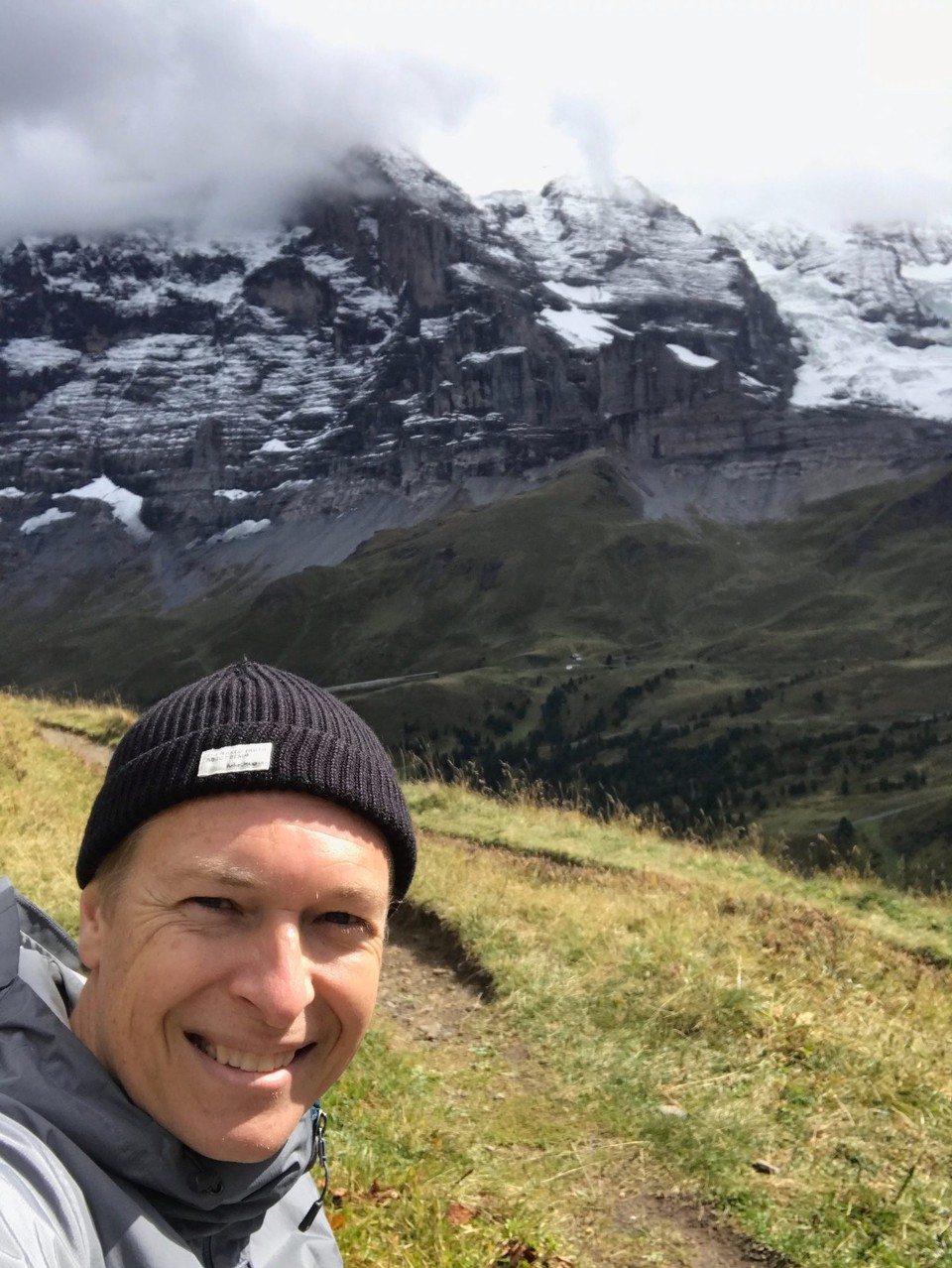 Schweiz - Wengen - Sonne! Da lacht er in seinen klammen Hosen 😄