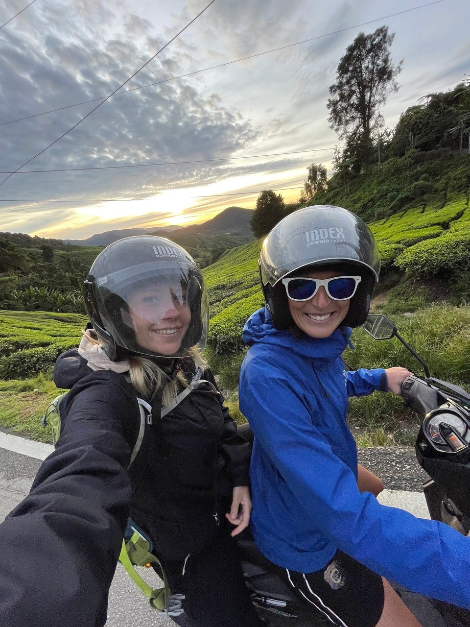 Malaysia - Tanah Rata - Mit Diana hab ich das Sonnenaufgangsspektakel erlebt und dann düsen wir mit dem Scooter noch ein wenig durch die Gegend