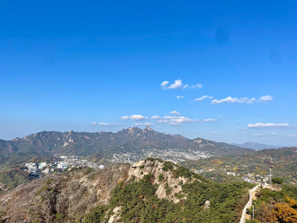 대한민국 - 서울특별시 - „Koreanische“ Bergblick