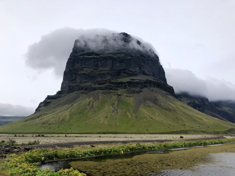 Island - Skaftárhreppur - Auch ein sehr schöner Berg. Passt in mein „Beuteschema“...
