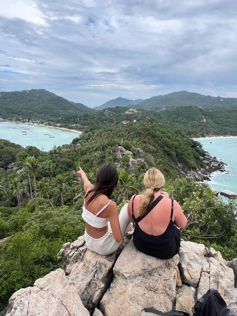 Thailand - Ko Pha-ngan - Zora is so teeny she makes me look like a giant ahaha 