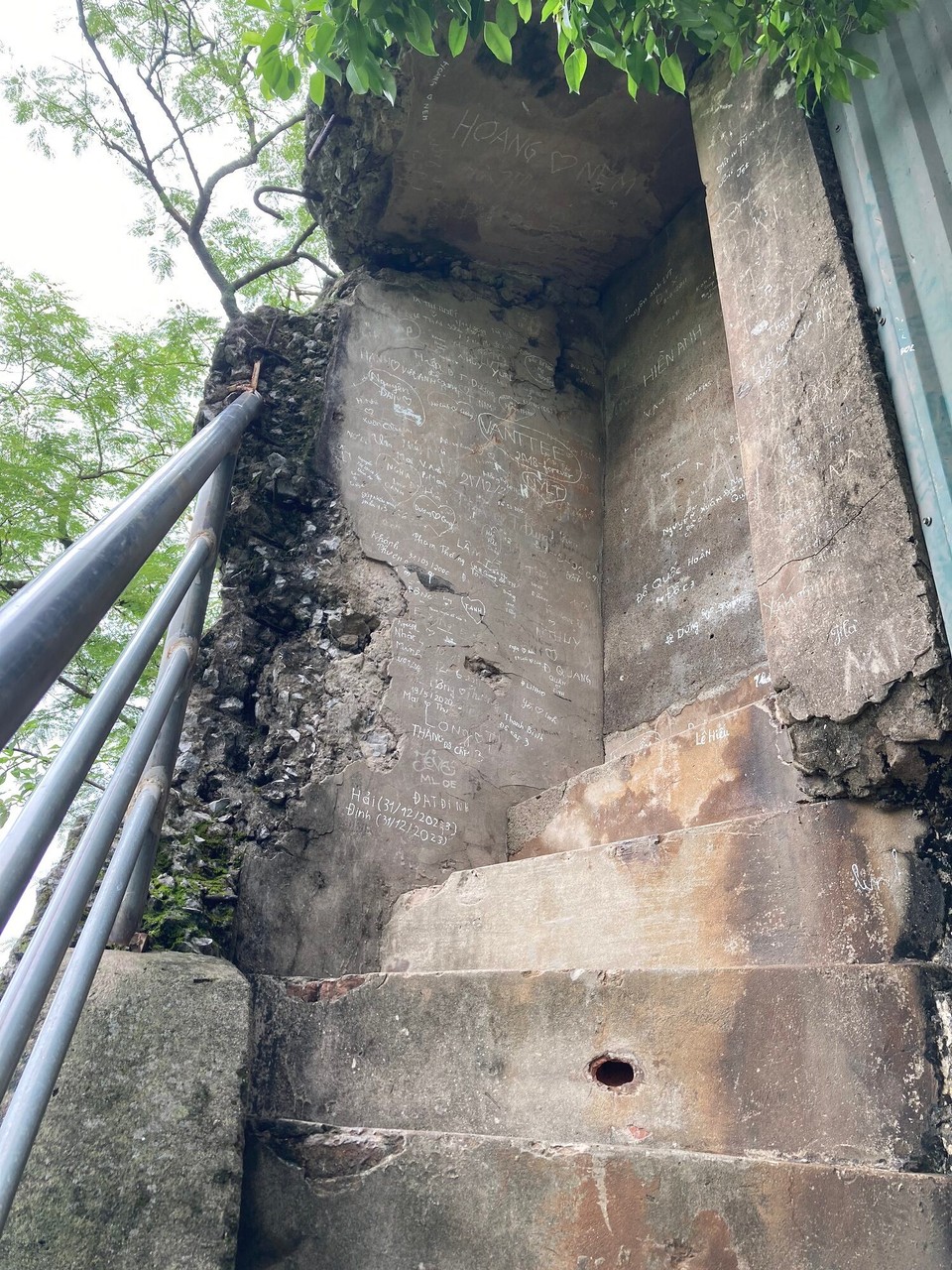 Vietnam - Ninh Bình - Mh, vor verschlossenen Türen trifft es hier nicht ganz 😅