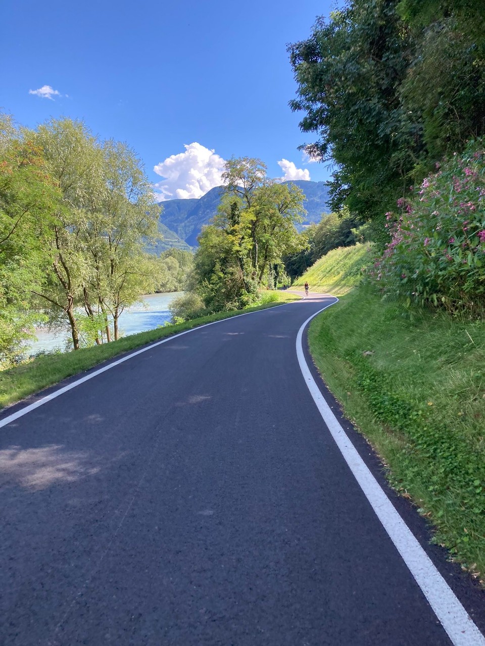 Italien - Kaltern an der Weinstraße - Autobahn und selten Radfahrer👌🏻