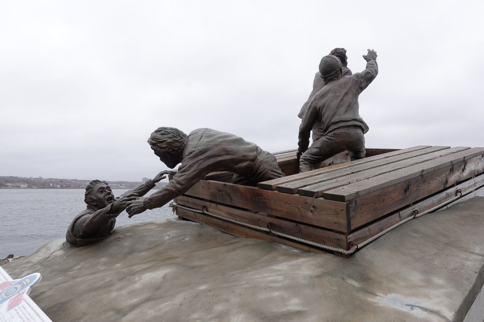 Kanada - Sydney - Monument fir déi Erdrunken vun de Scheffer, déi 1917 am Krich gehollef hunn