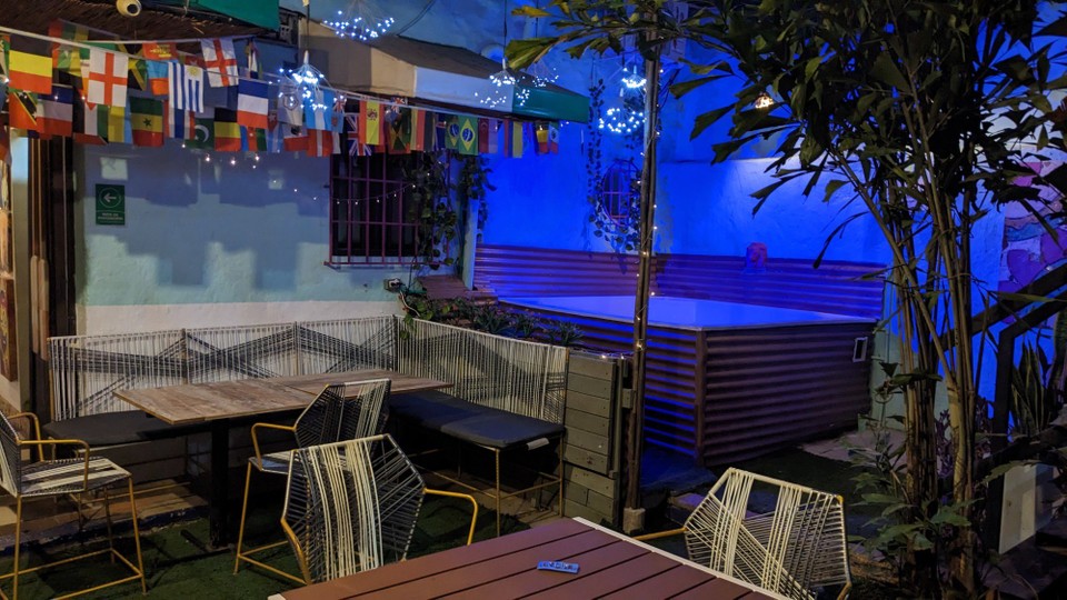 Kolumbien - Cartagena - Neues Hostel... Sehe ich da etwa einen Jacuzzi ? 👀