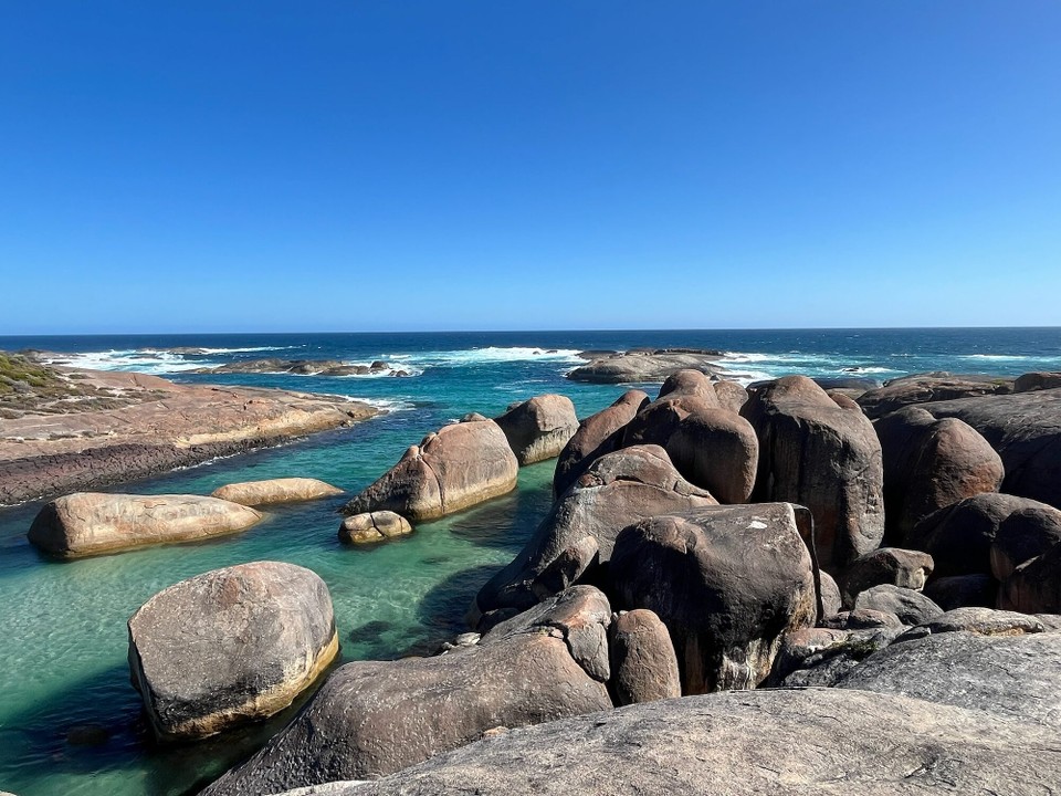Australien - William Bay - Anschließend ging es in den William Bay Nationalpark. Zunächst zu den Elephant Rocks, wobei wir in den Steinen keine Elefanten erkennen konnten.