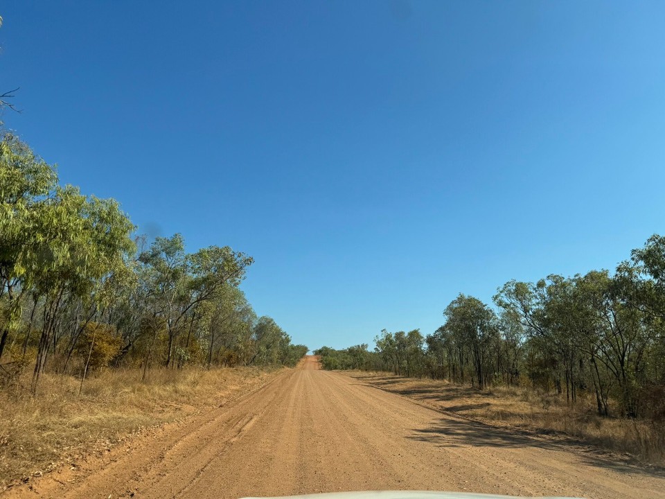 Australien - Forsayth - Weg zrugg nach Georgetown. Fahrerwechsel, damit jeda mol dia cool Streck fahra cha.