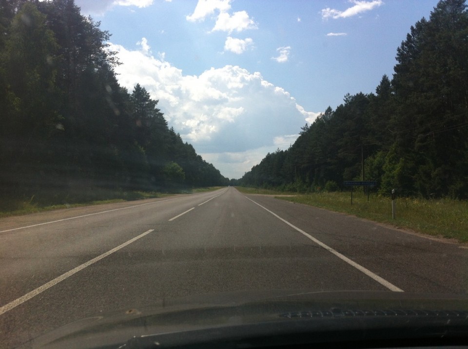 Lithuania - Vilnius - Landstrasse immer geradeaus in den Westen Litauens...