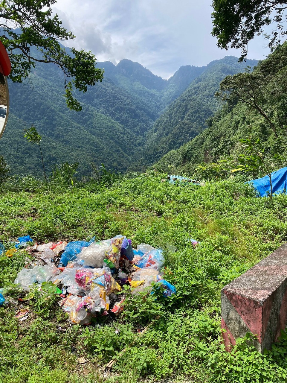 Vietnam - Quan Ba - Leider auch hier Müll 😕