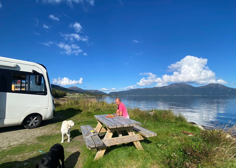 Norwegen - Gurskøy - Mittagspause in der Stille … 