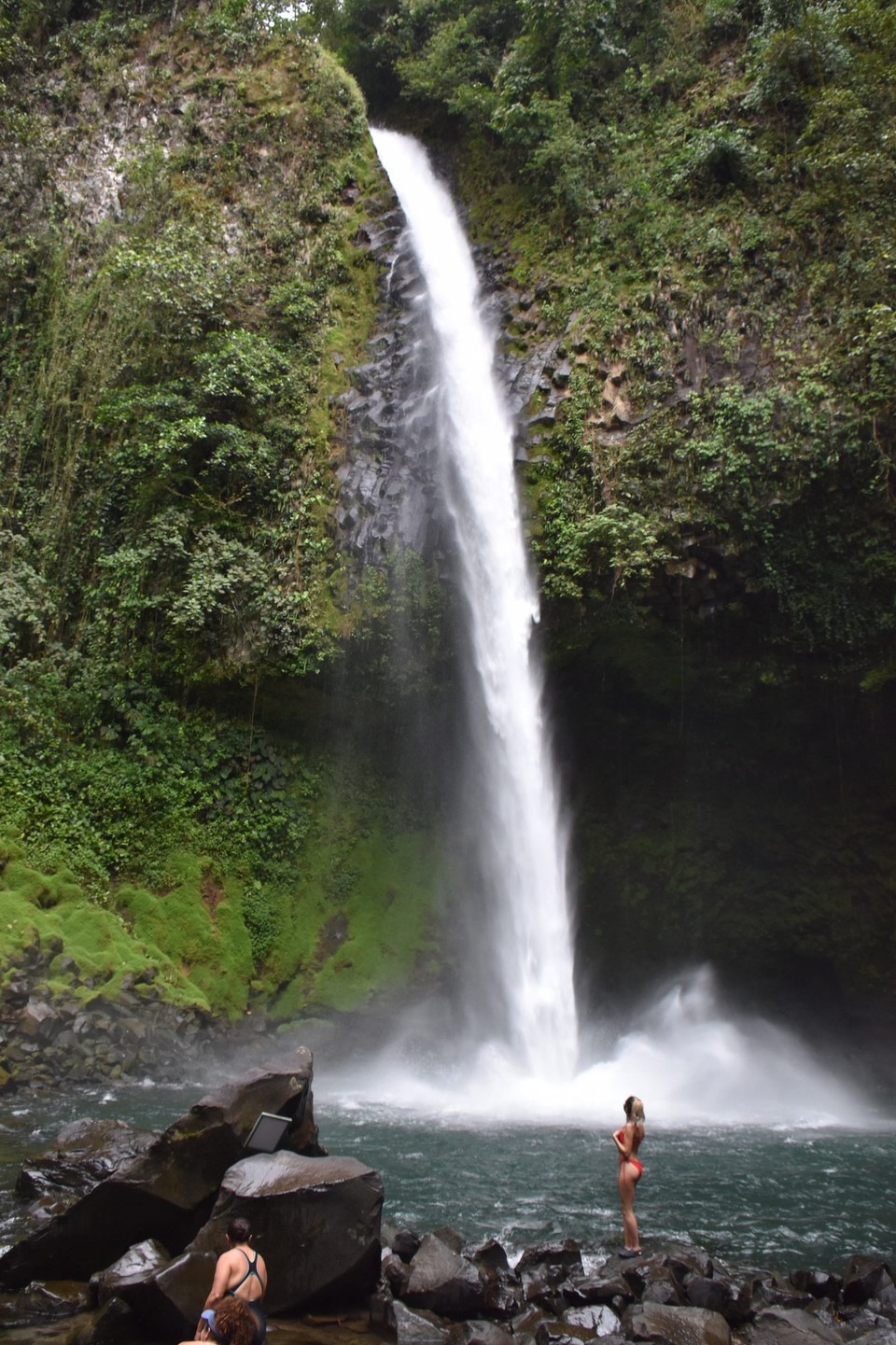 Costa Rica - San Carlos - Wir müssen doch verrückt sein, 500 Stufen hinab und dann auch wieder rauf. Und dafür haben wir auch noch 18$ bezahlt.