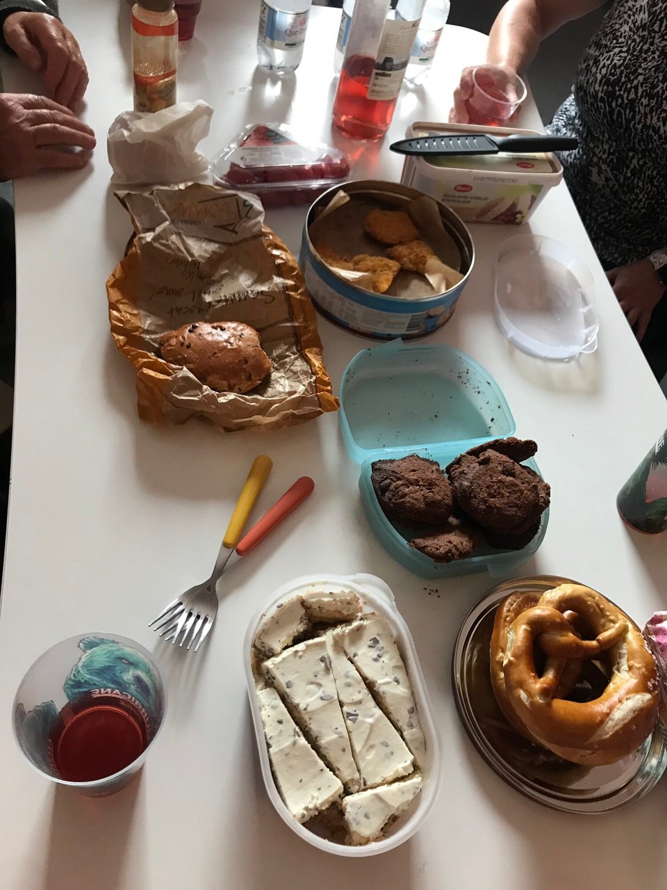 Frankreich - Grenoble - Schnitzel, Laugenbrezel, Cookies, Marmorkuchen und sogar Negerkusstorte 😍