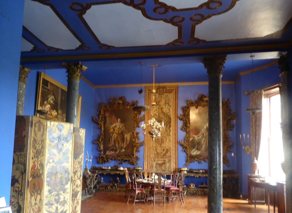 Ireland - Bantry - Bantry House has been owned by the White family (formerly the Earls of Bantry) since 1739. The dining room (or the library) are where wedding ceremonies - notably Graham Norton’s - are held. Painted blue in the late 20th century, portraits of George 111 and Queen Charlotte hang on the walls.