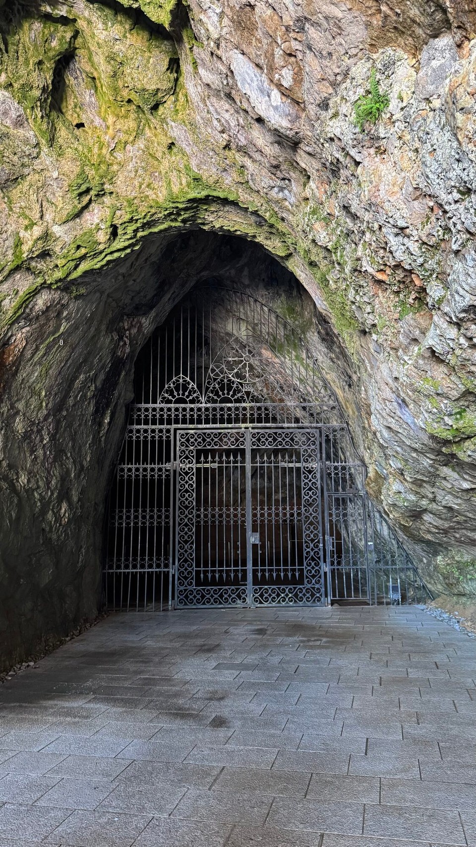 Kroatien - Rovinj - Das gesamte Höhlensystem ist 24 Kilometer lang. Der erschlossene und ganzjährig für den Tourismus geöffnete Teil umfasst 5 km.