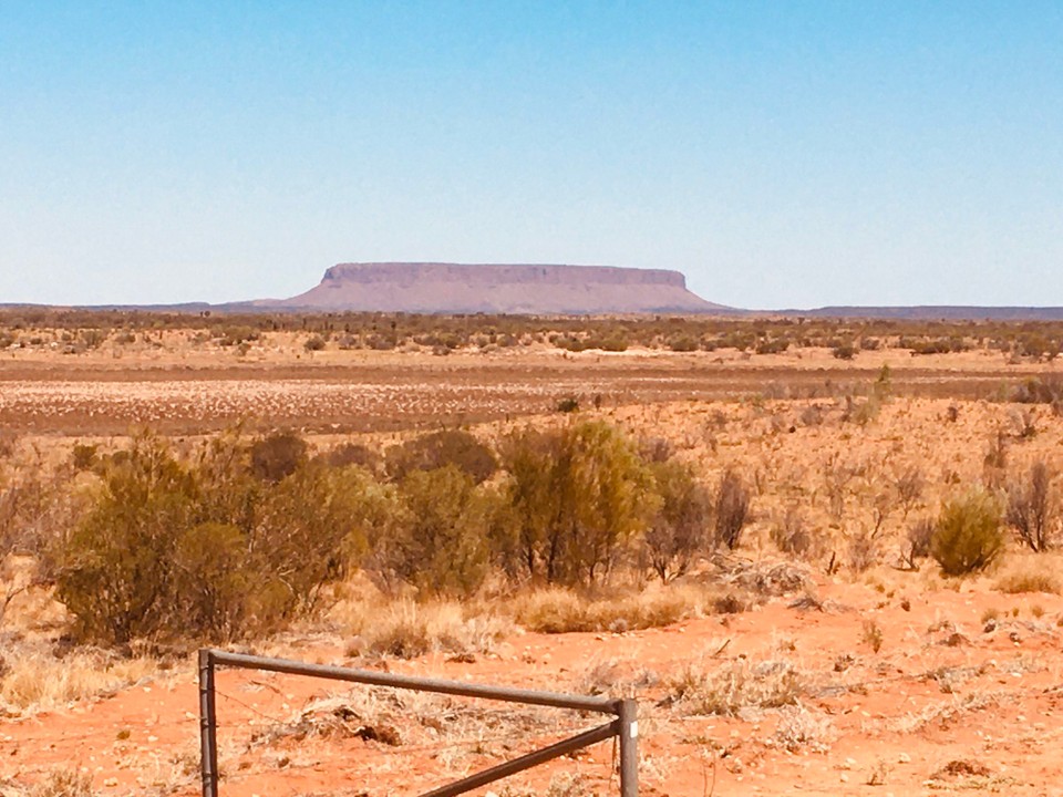 Australien - Mutitjulu - Hier dachten wir, dass wir den Uluru sehen... war aber nen anderer Fels 😂😂