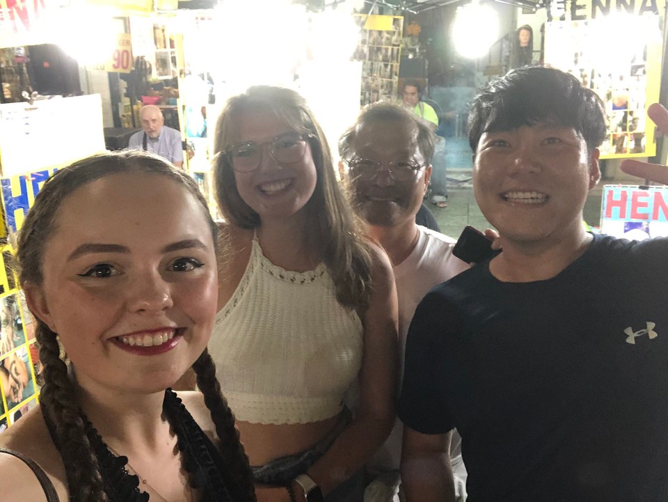 Thailand - Bangkok - Die Koreaner die wir auf der Mekongdeltatour kennen gelernt haben...
